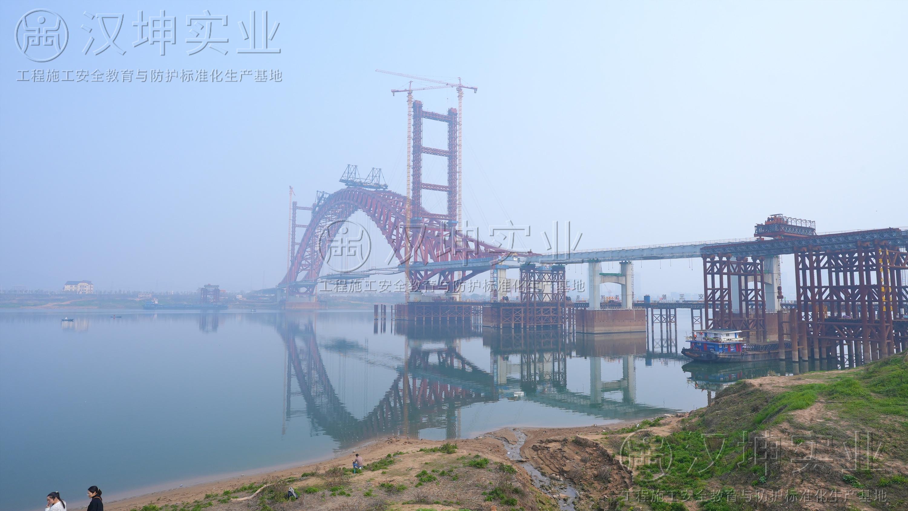 漢坤實(shí)業(yè)定制質(zhì)量樣板等產(chǎn)品助力中交三航局橋梁項目